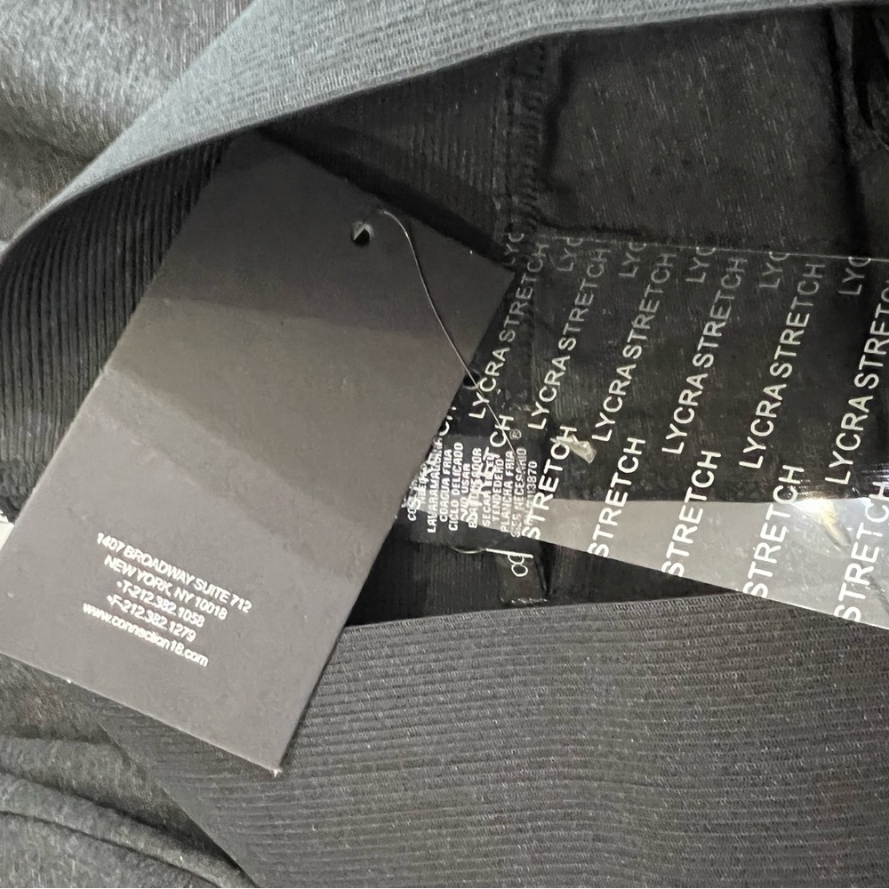 Connection 18 zipper legging! - Picture 9 of 9